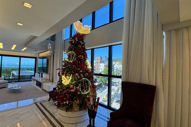 APARTAMENTO 4 SUÍTES COM VISTA PARA O MAR MOBILIADO E DECORADO, JURERÊ, FLORIANÓPOLIS/RS.