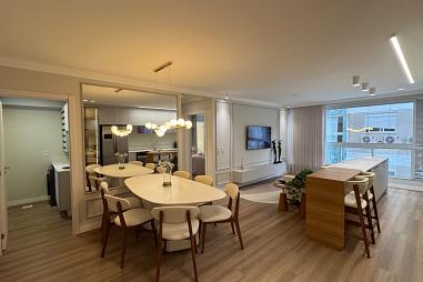 APARTAMENTO 2 DORMITÓROIS SENDO 1 SUÍTE, MOBILIADO E DECORADO, 120M DO MAR, PRAIA DOS INGLESES (REGIÃO DAS GAIVOTAS), FLORIANÓPOLIS/SC.