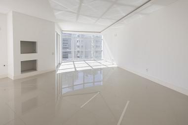 APARTAMENTO PRONTO PRA MORAR À VENDA NO ED. PORTINAX - CENTRO DE  Balneário Camboriú/SC