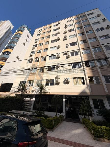 Apartamento com 2 dormit�rios � venda no Centro de Balne�rio Cambori� 1