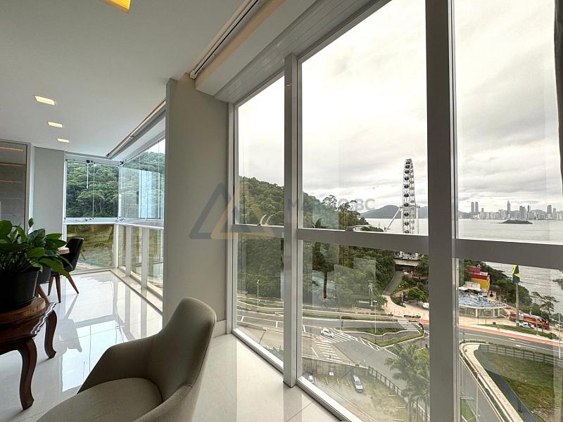 Apartamento de Alto Padr�o com Vista Mar na Barra Norte � Italian Residence 1
