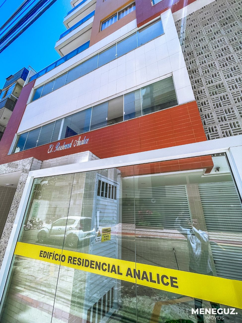 Apartamento com dois quartos, sendo duas suítes a venda na Praia do Morro, em Guarapari, a duas quadras do mar — foto 2