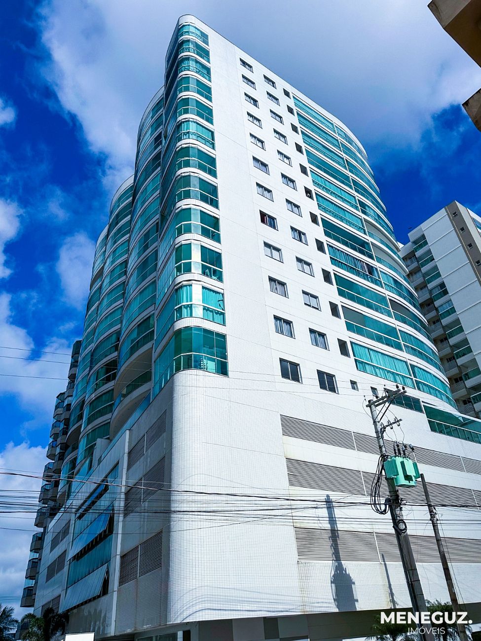 APARTAMENTO 3 QUARTOS A VENDA NA PRAIA DO MORRO, NA QUADRA DO MAR, COM LAZER E VISTA MAR — foto 2