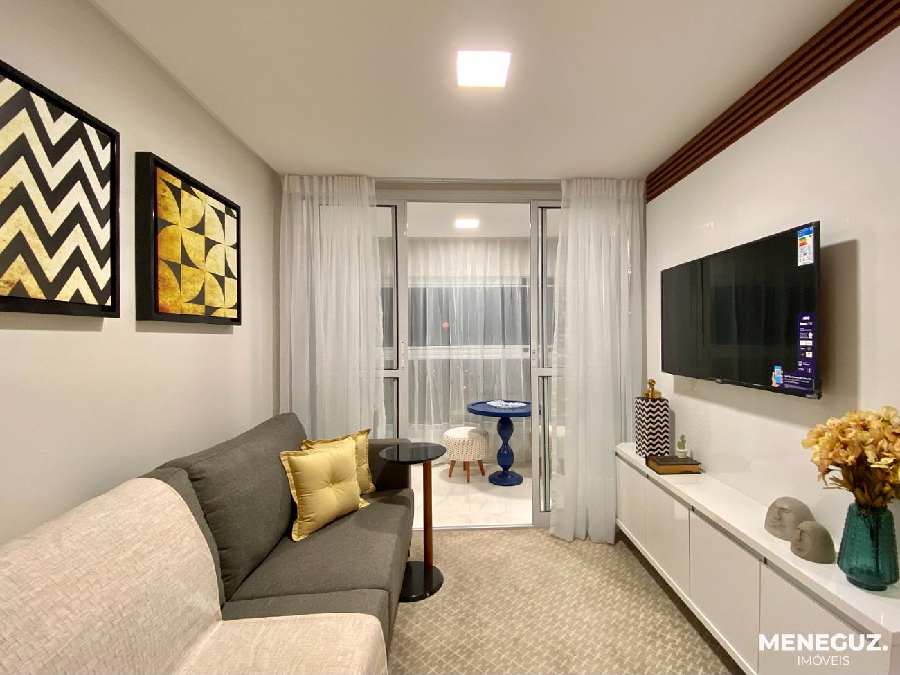 Apartamento venda - Guarapari Centro composto por 2 quartos, sendo uma suíte, finamente mobiliado e decorado com área de lazer completa na cobertura — foto 2