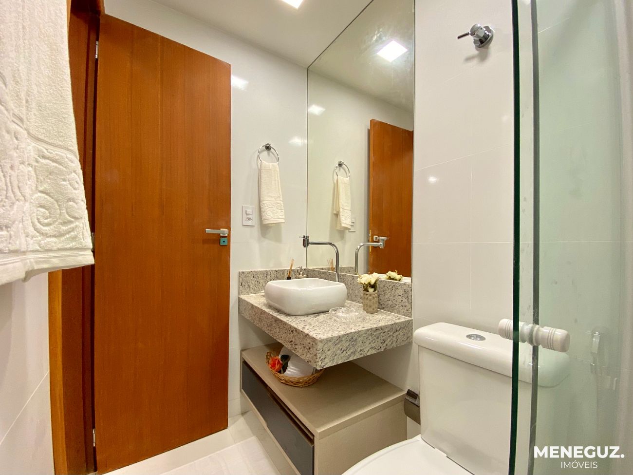 Apartamento venda - Guarapari Centro composto por 2 quartos, sendo uma suíte, finamente mobiliado e decorado com área de lazer completa na cobertura — foto 5