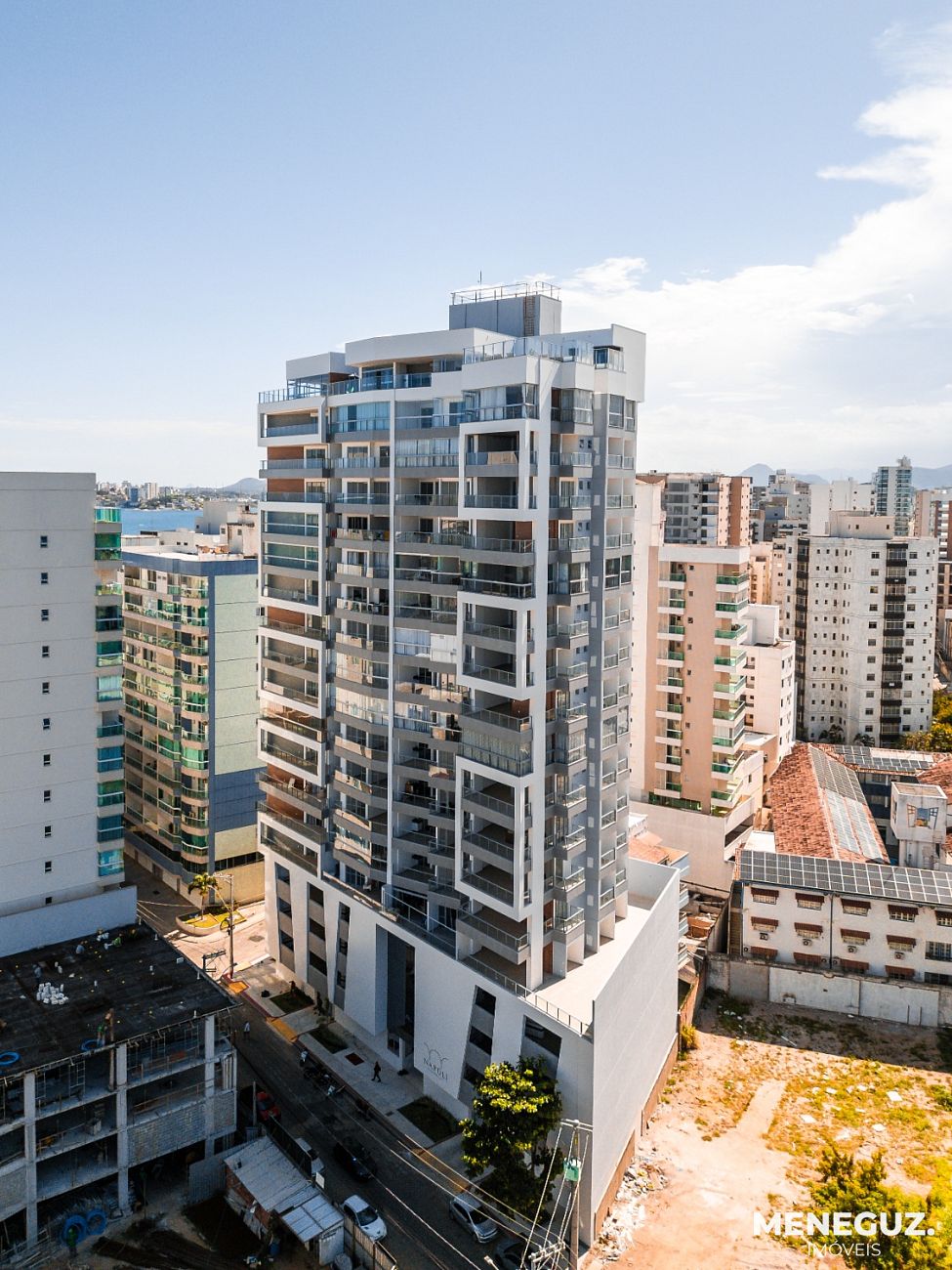 Apartamento 3 Quartos (3 Suíte) na Praia do Morro – Vista para o Mar e Lazer Completo na Cobertura — foto 4