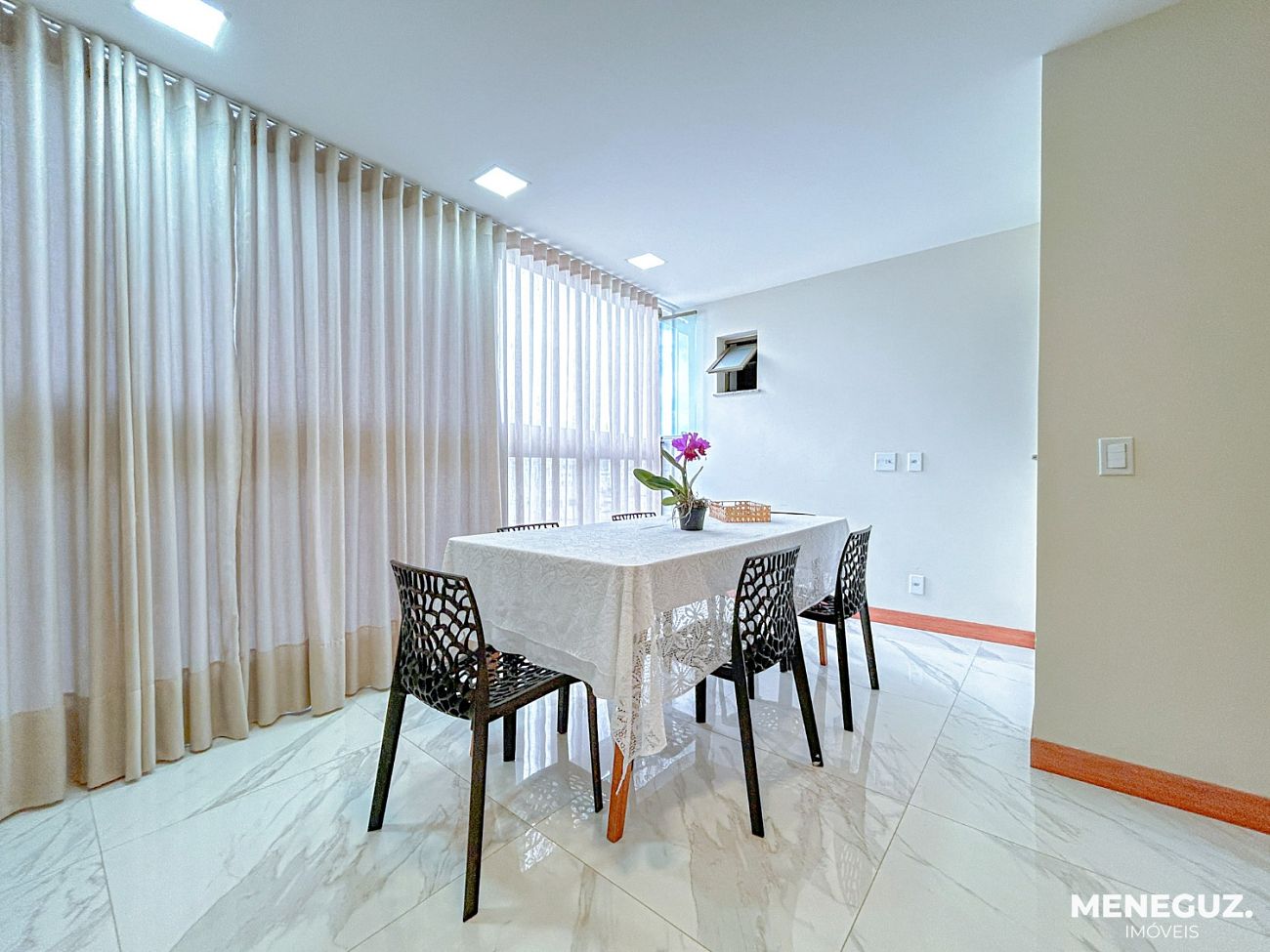 Apartamento premium de 70m² em prédio novo com lazer na cobertura. Localização privilegiada na Avenida Paris, Praia do Morro. Finamente mobiliado!! — foto 5