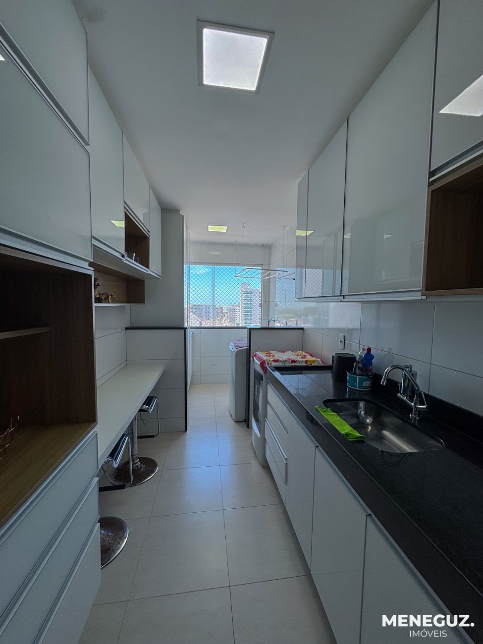 Apartamento mobiliado de 3 quartos na Avenida Praiana — andar alto, vista para as montanhas e vista discreta para o mar! — foto 4