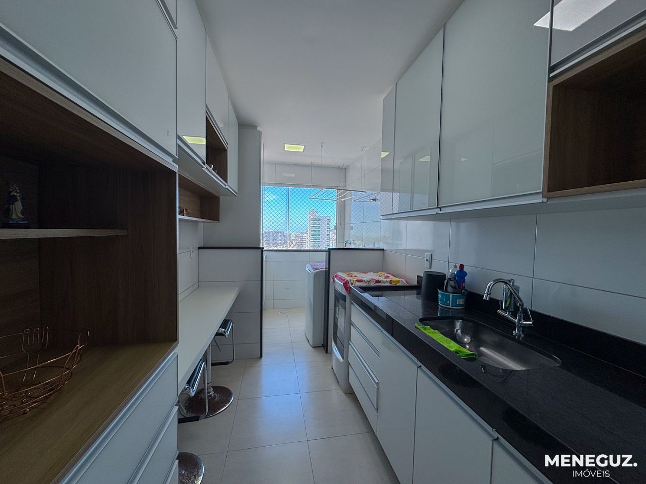 Apartamento mobiliado de 3 quartos na Avenida Praiana — andar alto, vista para as montanhas e vista discreta para o mar! — foto 5