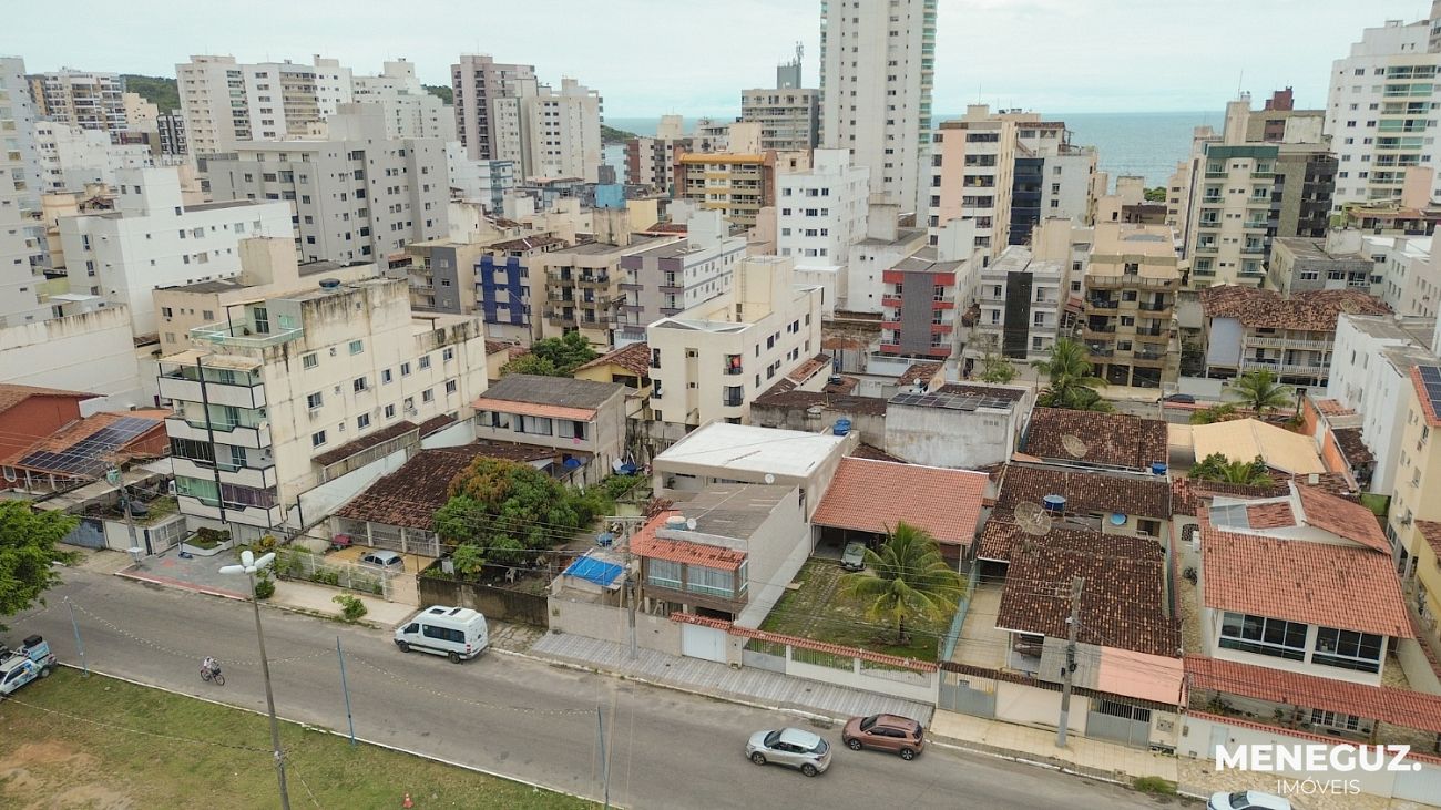 Casa na Av. Copacabana – Praia do Morro | 4 quartos (suíte) + casa 2 quartos nos fundos | 360 m² de terreno | 6 vagas — foto 3
