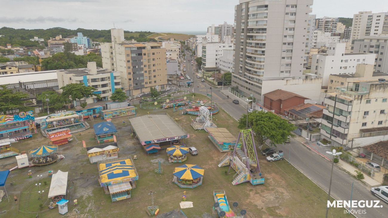 Casa na Av. Copacabana – Praia do Morro | 4 quartos (suíte) + casa 2 quartos nos fundos | 360 m² de terreno | 6 vagas — foto 5