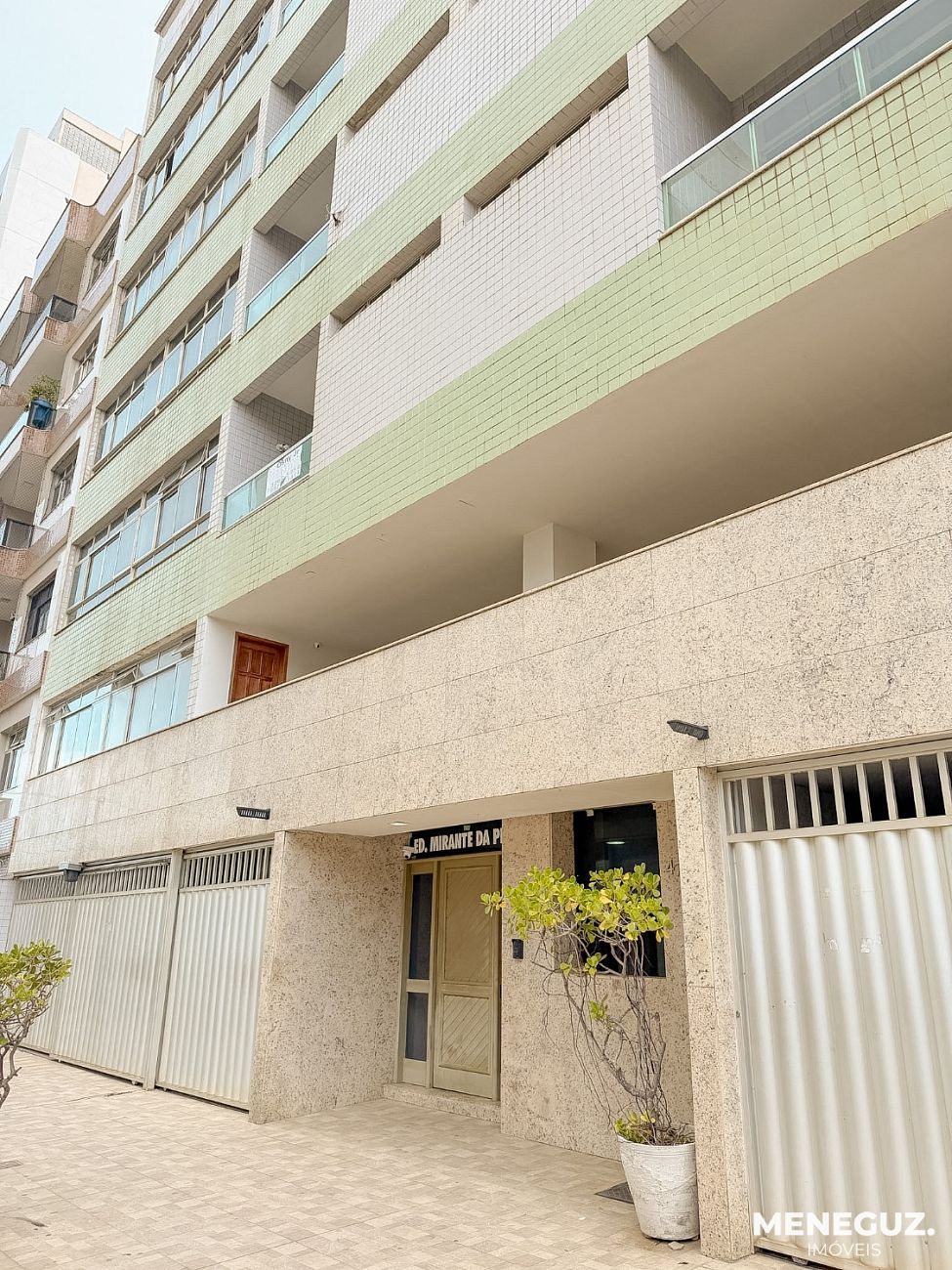 Apartamento à venda na Praia do Morro, Guarapari — 4 quartos, vista mar, mobilhado — foto 3