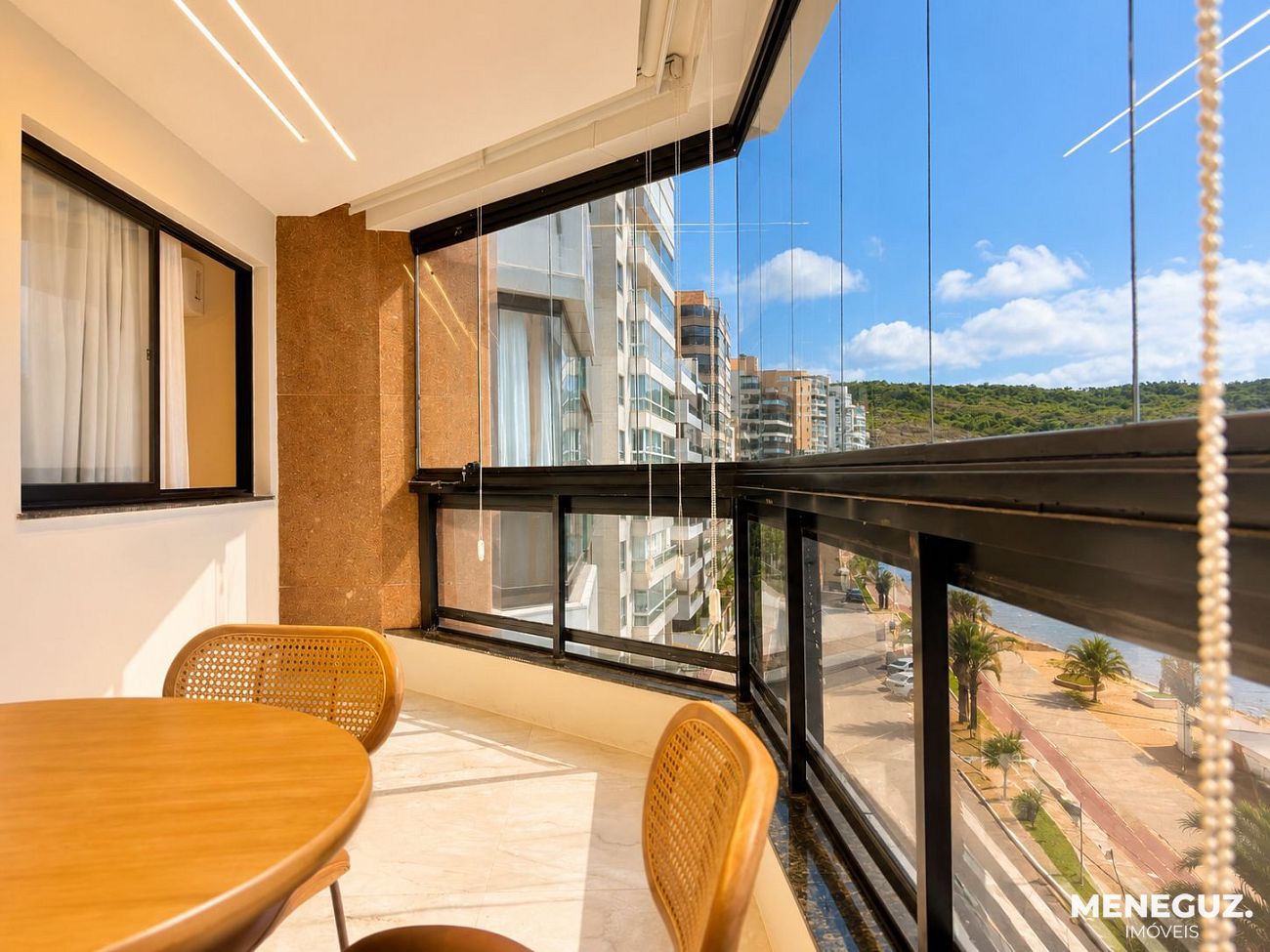 Apartamento à venda na Praia do Morro, Guarapari — 3 quartos, 2 suítes, DCE, frente mar, mobiliado — foto 3