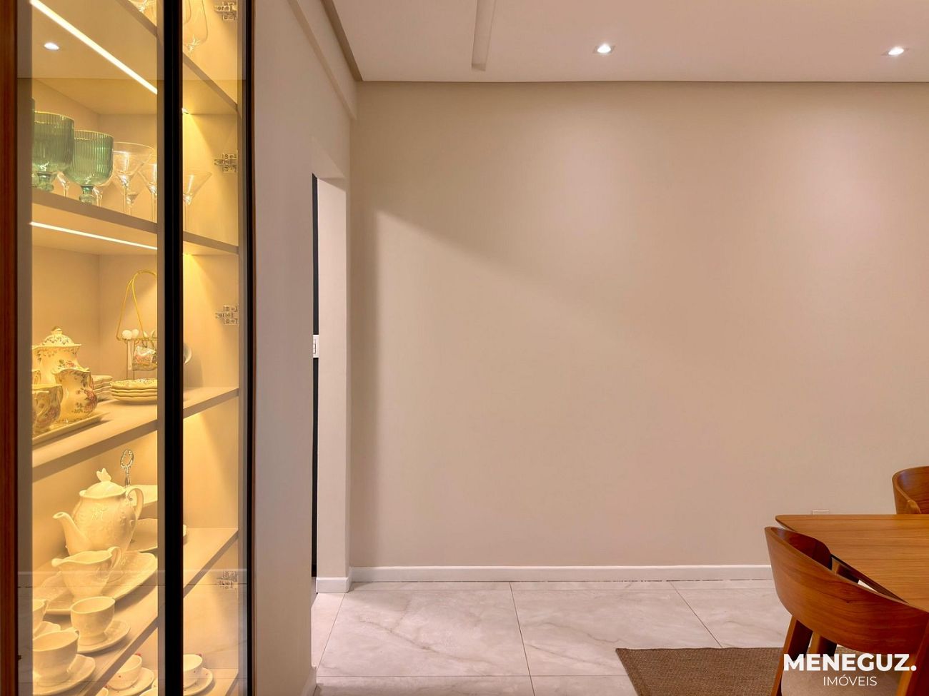 Apartamento à venda na Praia do Morro, Guarapari — 3 quartos, 2 suítes, DCE, frente mar, mobiliado — foto 4