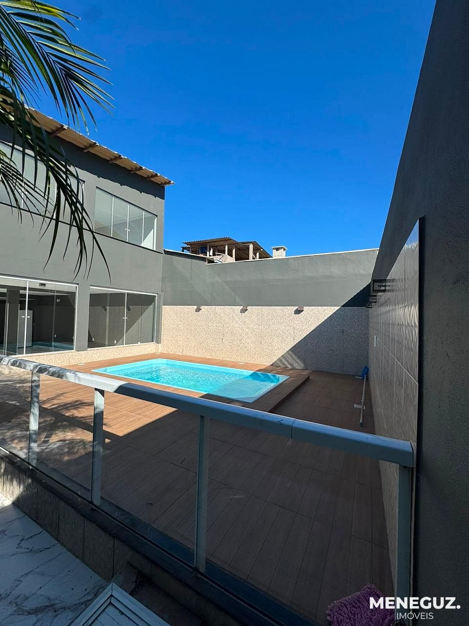CASA COM 5 QUARTOS AREA DE LAZER COMPLETA A VENDA NA PRAIA DE SANTA MONICA — foto 4