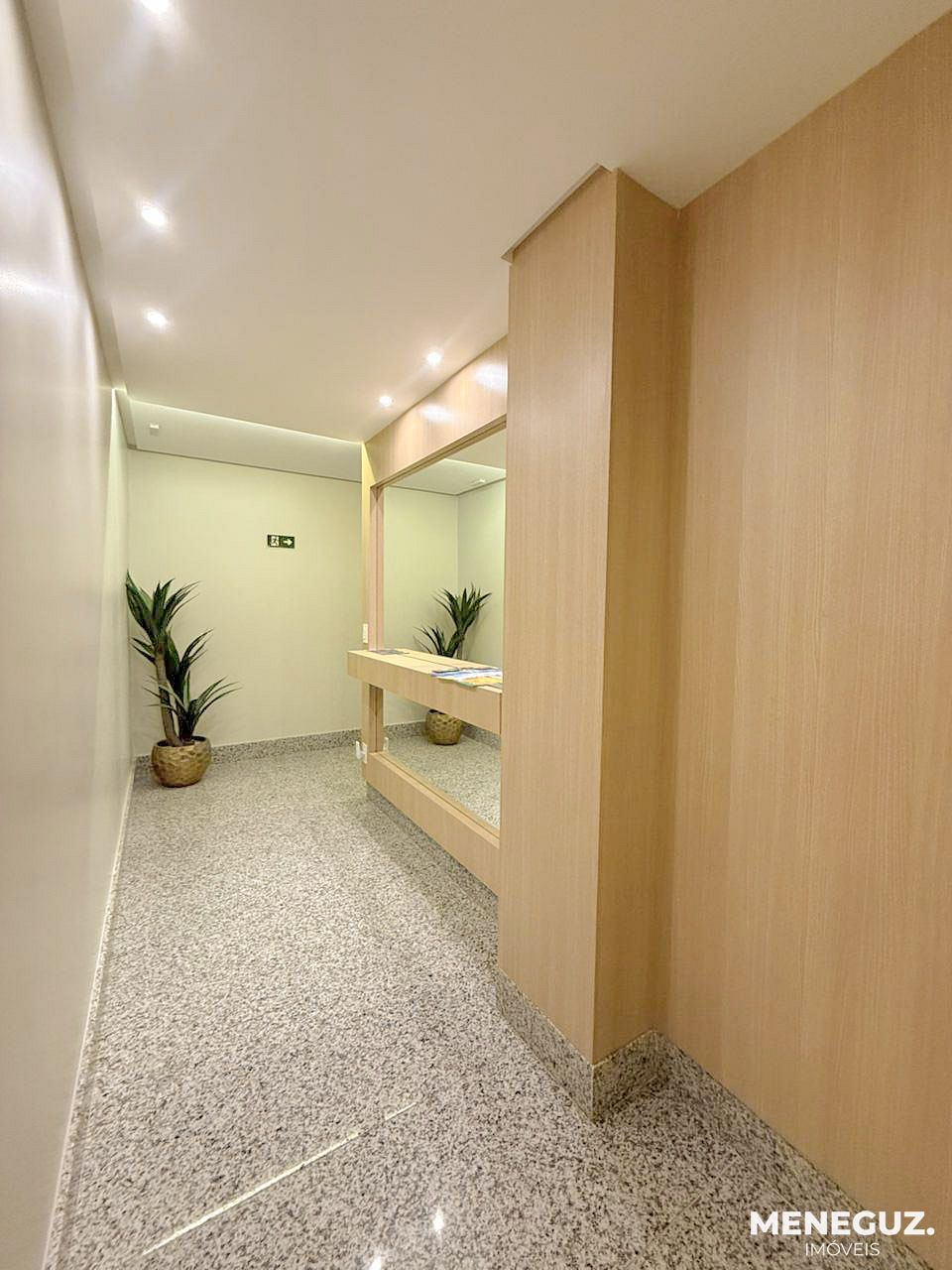 APT. 3 QTOS (SUÍTE) VENDA - ED. TOMAZIO - VISTA MAR - 2 VAGAS - GUARAPARI — foto 5