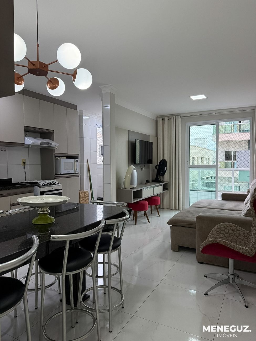 Apartamento 2 quartos a venda na praia do morro, finamente mobiliado! — foto 2