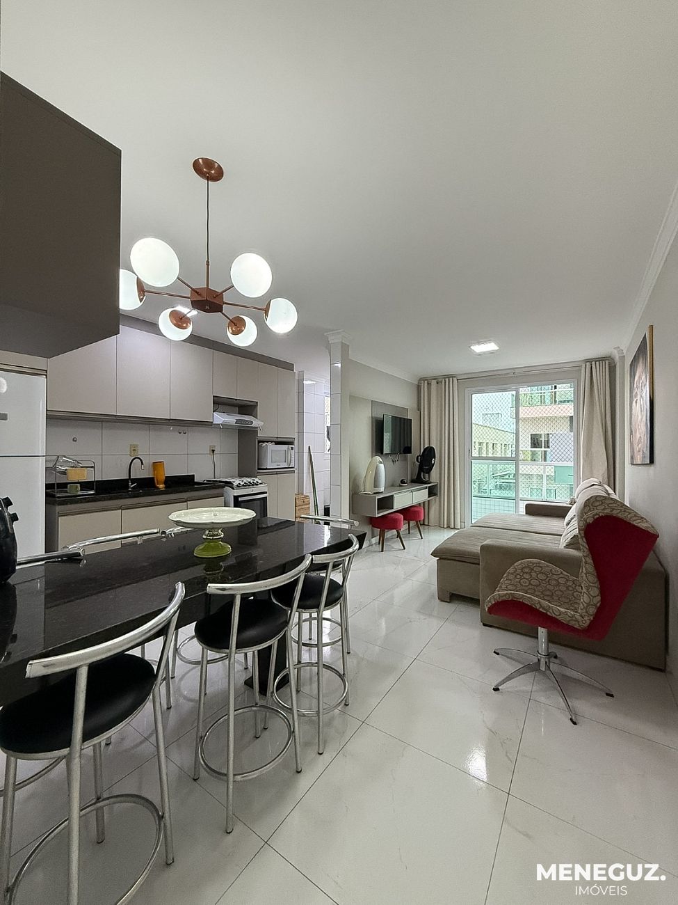 Apartamento 2 quartos a venda na praia do morro, finamente mobiliado! — foto 3