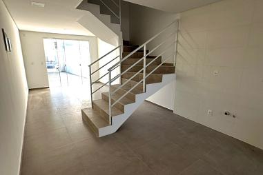 Sobrado com 2 suítes no bairro Santa Terezinha na cidade de Gaspar