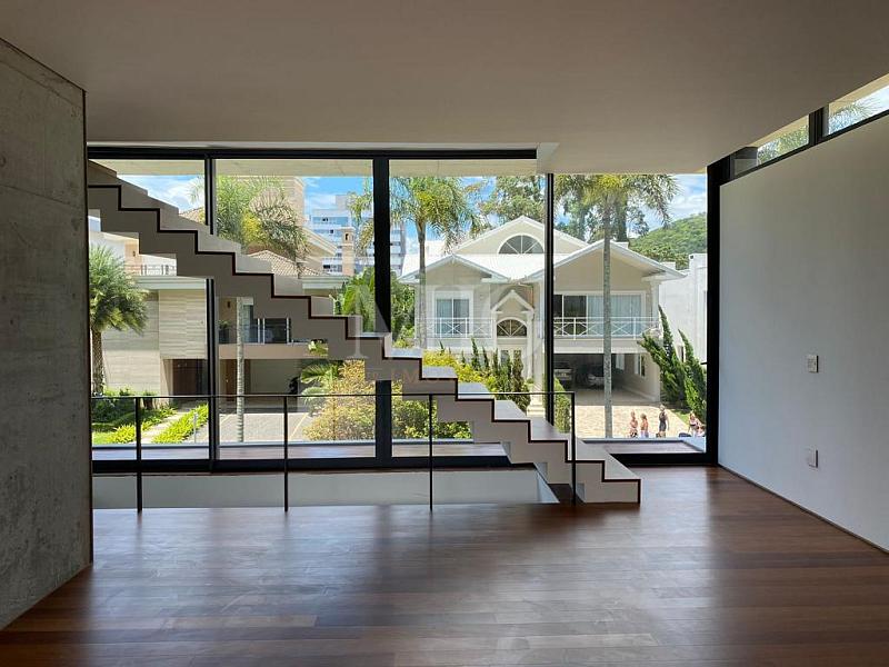 Casa na Praia Brava condomínio fechado — foto 14