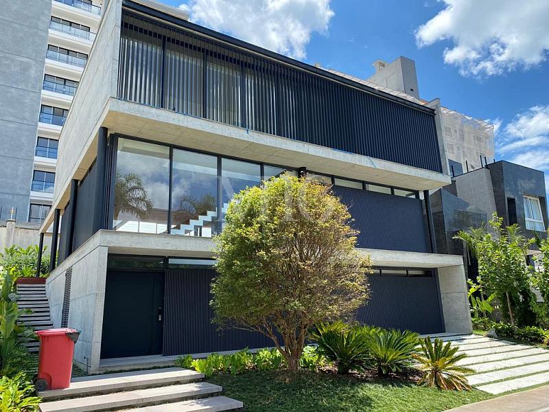 Casa na Praia Brava condomínio fechado — foto 2