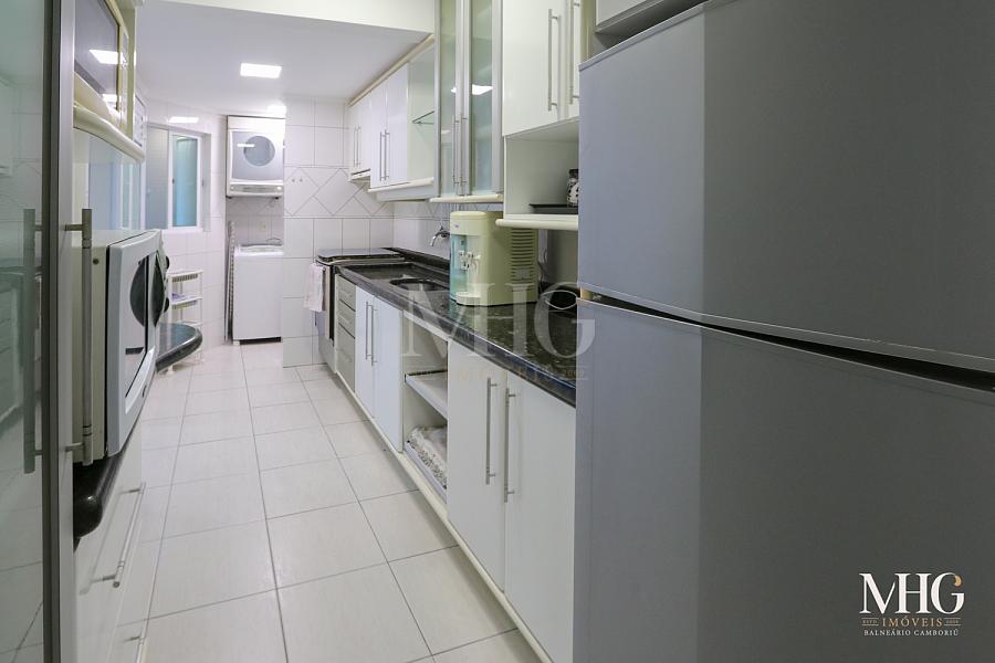 Apartamento 2 dormitórios na quadra do mar — foto 4