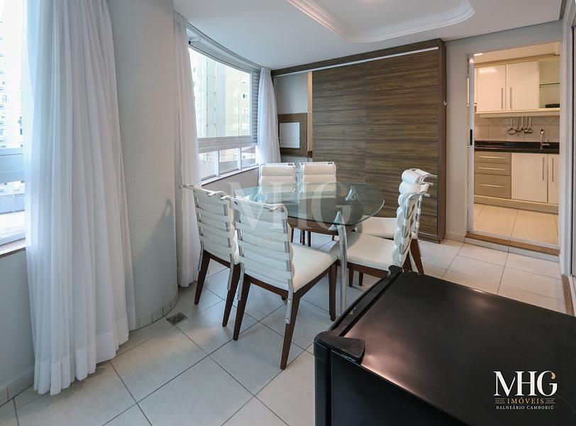 Apartamento 2 dormitórios na quadra do mar — foto 3