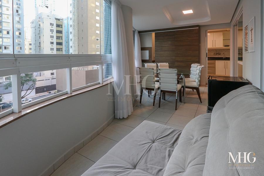 Apartamento 2 dormitórios na quadra do mar — foto 2