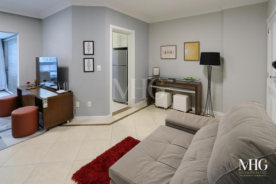 Apartamento 2 dormitórios na quadra do mar — foto 9