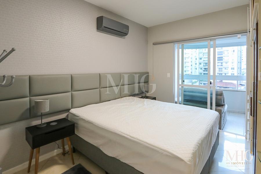 Apartamento 2 dormitórios na quadra do mar — foto 12