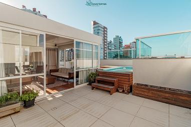 Na Praia Grande com Piscina Privativa