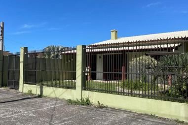 Excelente casa com Piscina e Quiosque