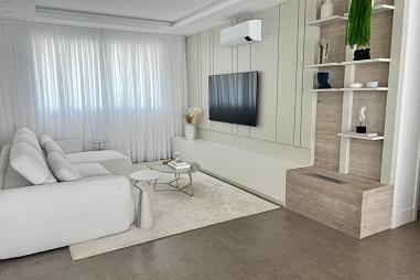 APARTAMENTO FINAMENTE  MOBILIADO, EQUIPADO E DECORADO