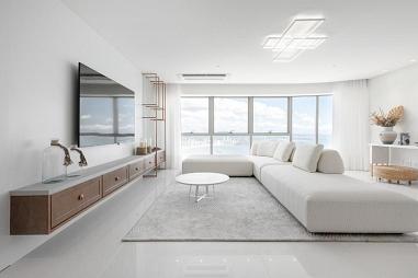 FRENTE MAR - MOBILIADO, EQUIPADO E DECORADO