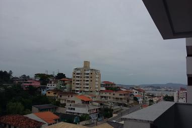 APTO AMPLO 3 DORM. - EXCELENTE LOCALIZAÇÃO NA PRAIA COMPRIDA