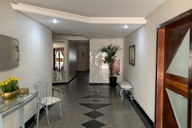 APARTAMENTO NO CENTRO DE FLORIPA