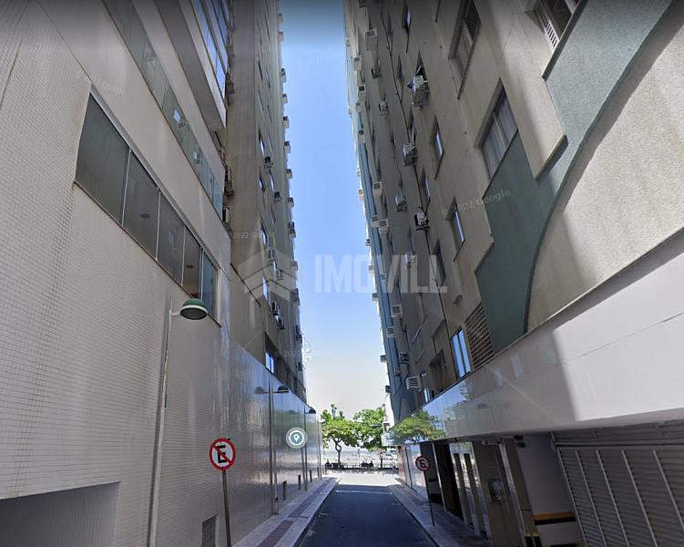 APARTAMENTO LATERAL EM PRÉDIO FRENTE MAR COM 1 SUÍTE E 2 DORMITÓRIOS PRONTO PARA MORAR. — foto 2