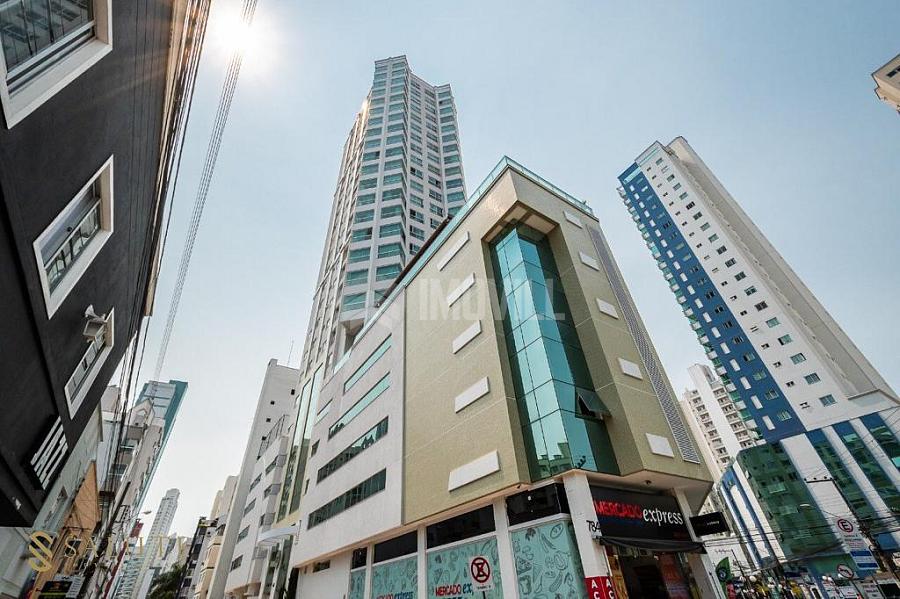 APARTAMENTO ALTO PADR�O COM 03 SU�TES SEMI-MOBILIADO NA AVENIDA CENTRAL. 1