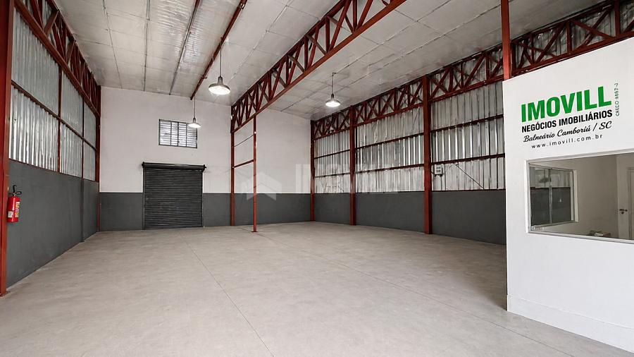 Galpão/Depósito/Armazém para alugar, 240m², 1 banheiro - Bairro dos Municípios - Balneário Camboriú — foto 5
