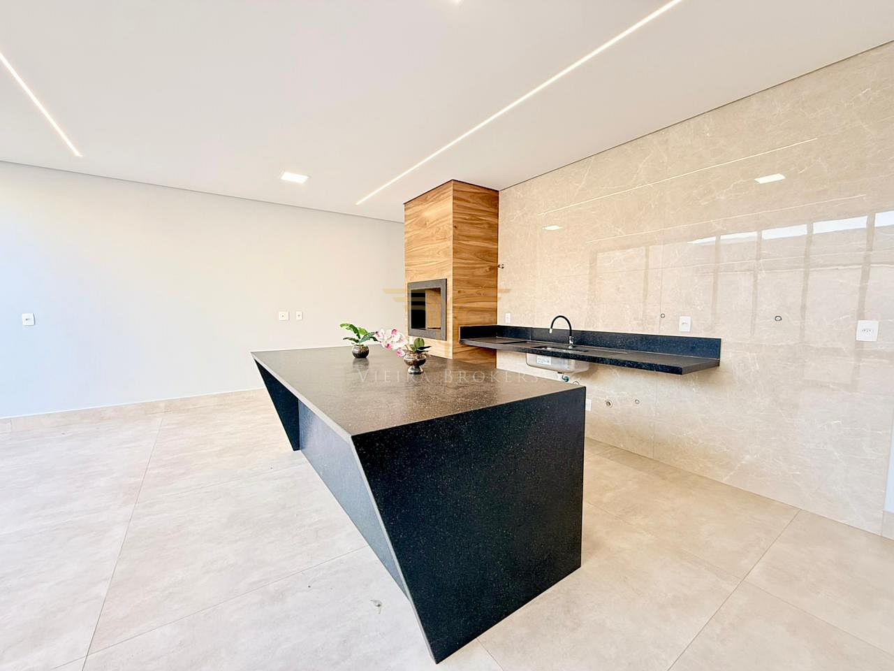 Casa de Condomínio à venda com 4 quartos, 290m² - Foto 5