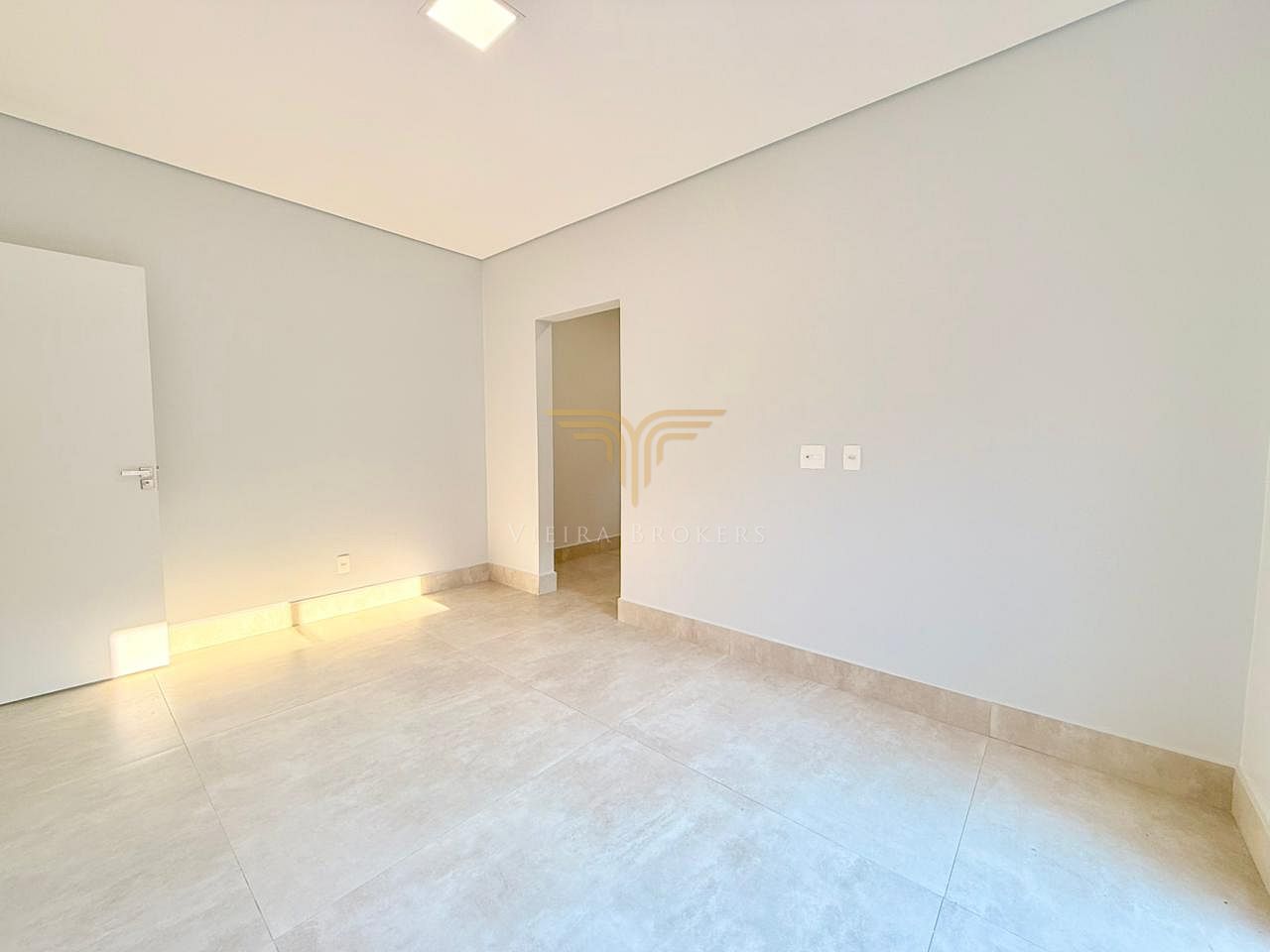 Casa de Condomínio à venda com 4 quartos, 290m² - Foto 8