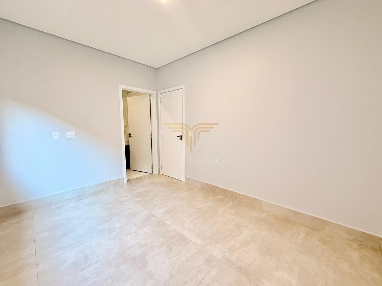 Casa de Condomínio à venda com 4 quartos, 290m² - Foto 15