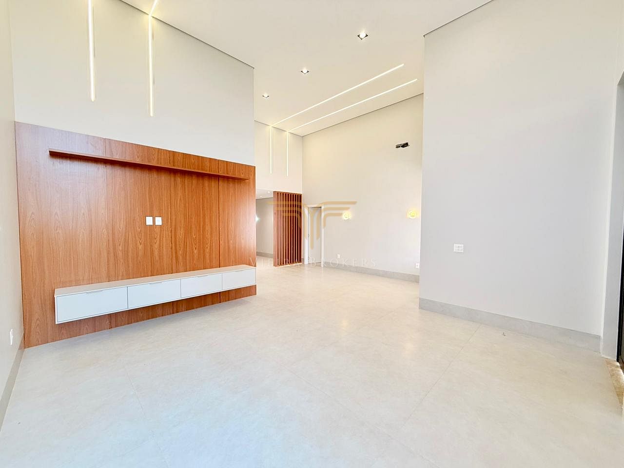Casa de Condomínio à venda com 3 quartos, 230m² - Foto 2