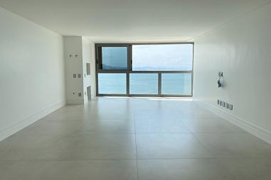 Pharos Residence - Apartamento frente ao mar com 04 suítes, 04 vagas, andar alto, novo e nunca habitado!