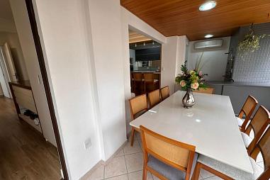 Edifício Bethoven - Apartamento mobiliado com 01 suíte + 01 dormitório, ampla sacada com churrasqueira à carvão!!