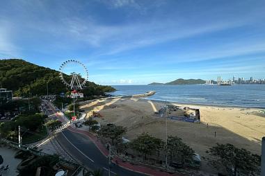 Edifício Champs Elysées - Frente ao mar - Apartamento com 03 suítes, ampla sacada com churrasqueira à carvão!!